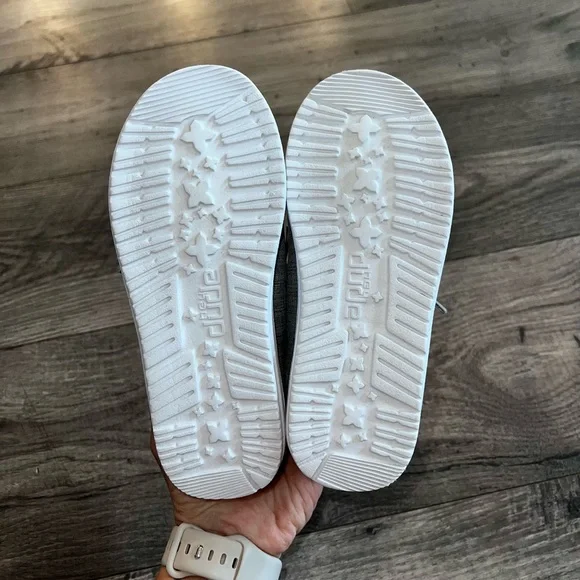 Hey Dude Wally Youth Linen Shoes - Picture 10 of 10